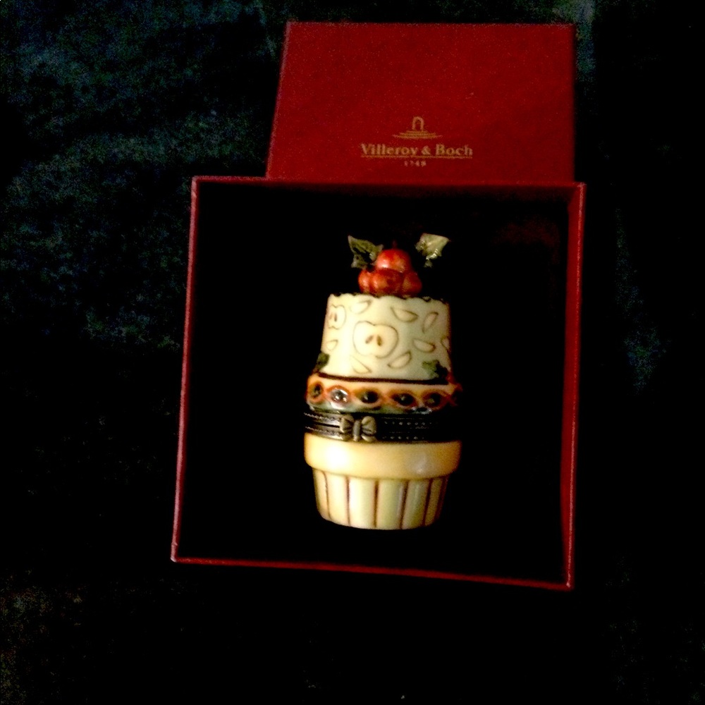 🌲🎁💕 Gorgeous Vintage Trinket /Christmas Box